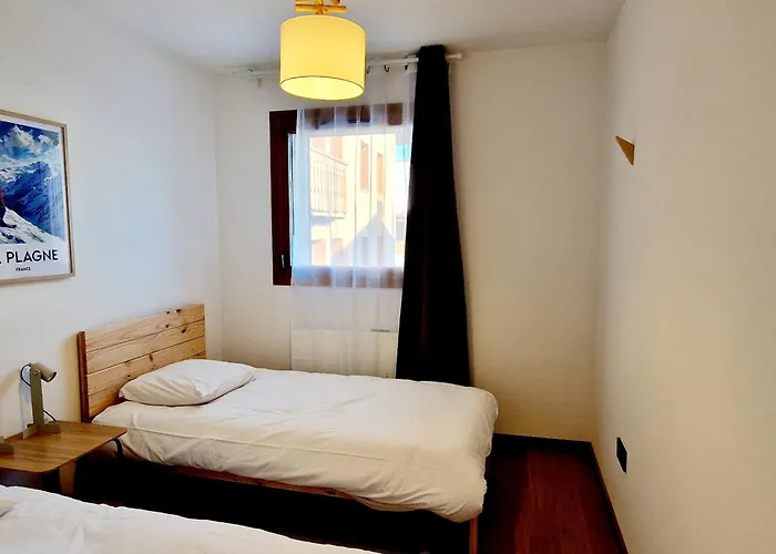 Apartment Neuf 5 Pieces A 20m Des Pistes Avec Garage Double - Fr-1-755-37 *