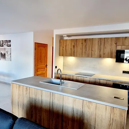 Apartment Neuf 5 Pieces A 20m Des Pistes Avec Garage Double