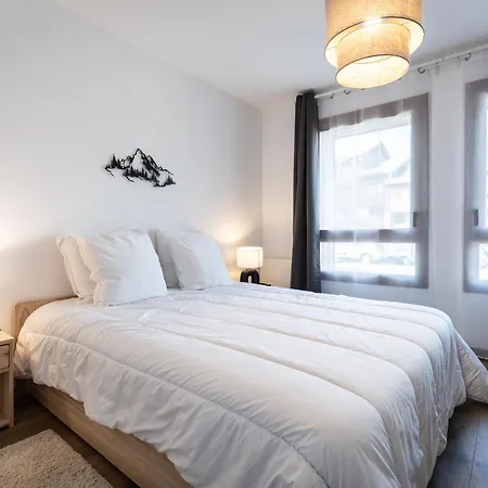 Neuf 5 Pieces A 20m Des Pistes Avec Garage Double Apartment